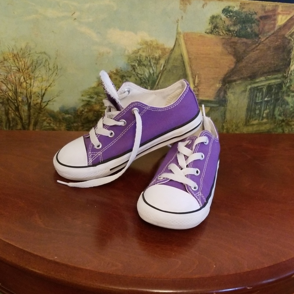 Converse kids size 10